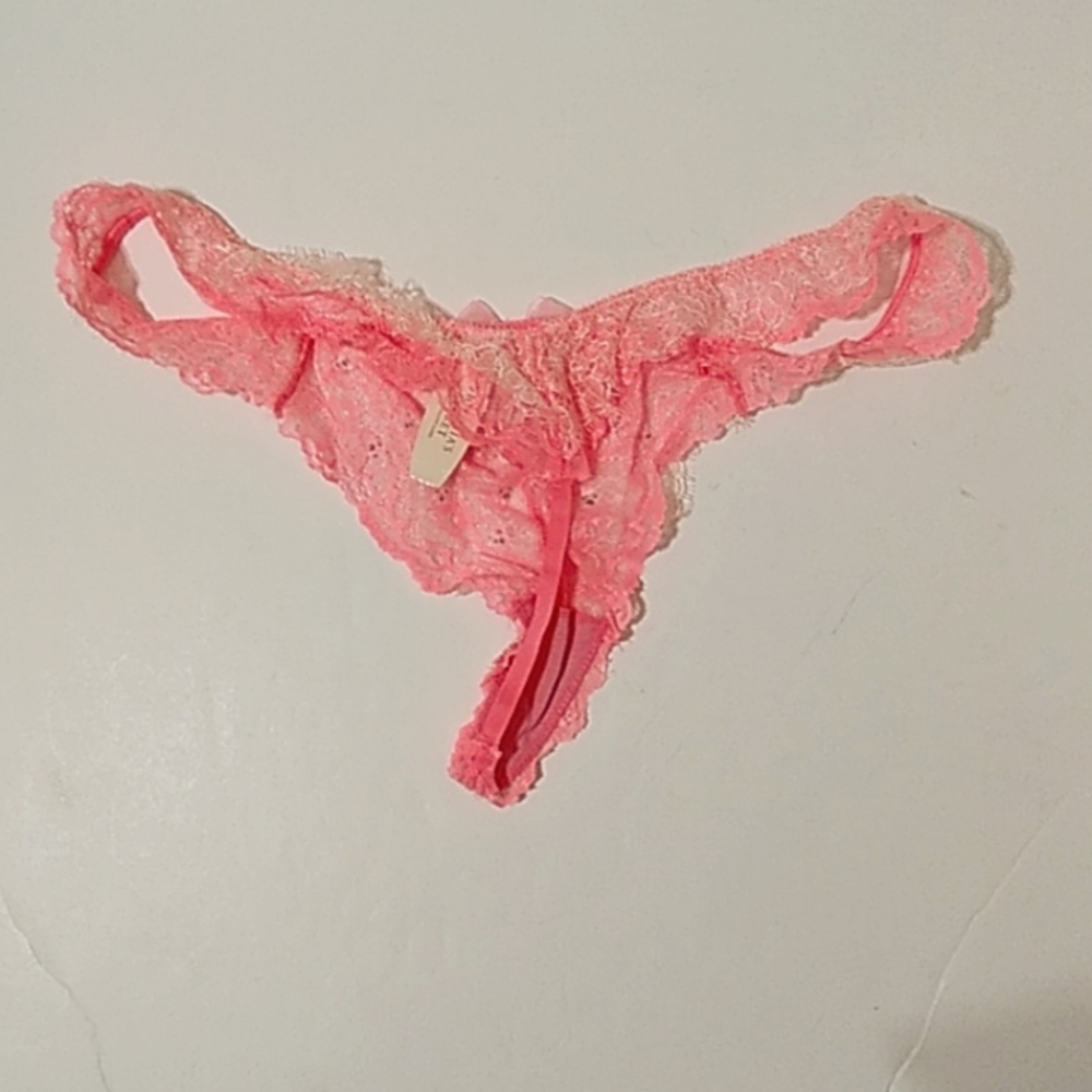 Victoria's Secret Low-Rise V-String Lace Blingy Panties - Picture 2 of 3